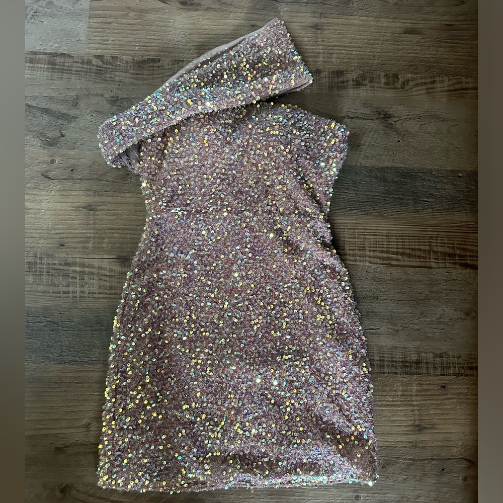 Women’s Homecoming Dress